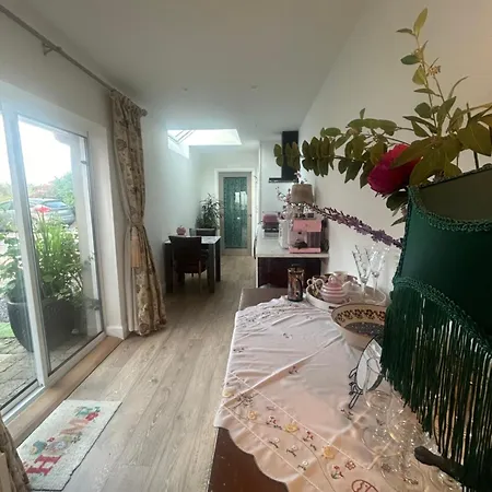 Tig Fuchia Apartament *