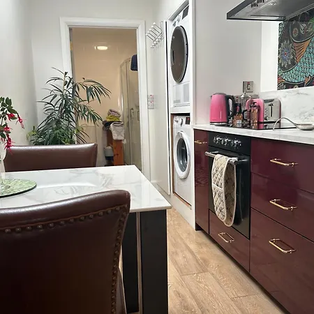 Tig Fuchia Doonsheane