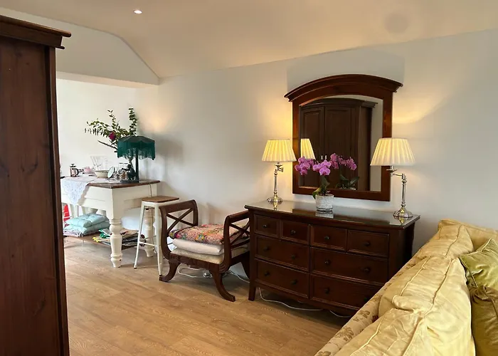 Tig Fuchia * Doonsheane